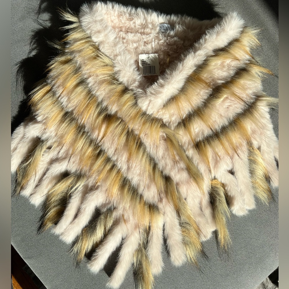 FURLUX Fur triangle Scarf